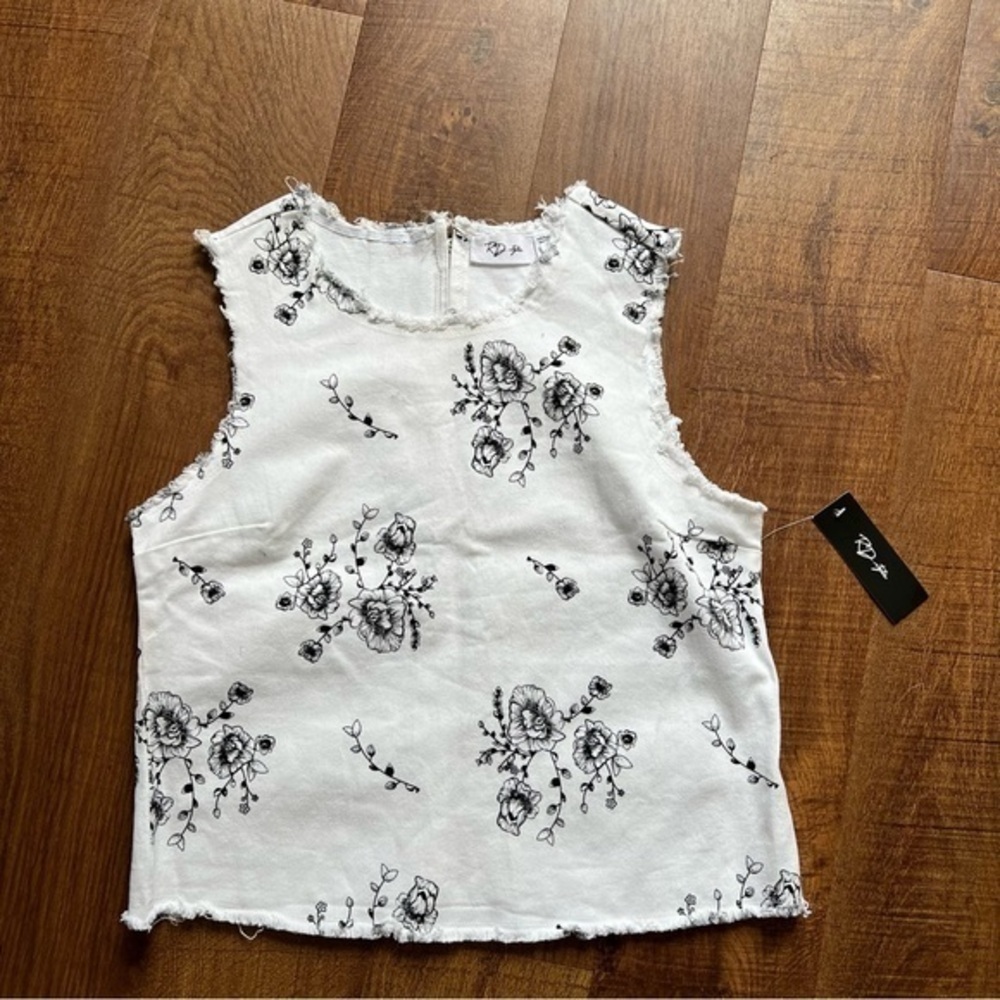RD Style White Denim Sleeveless Raw Hem Floral Print Top new woman’s small